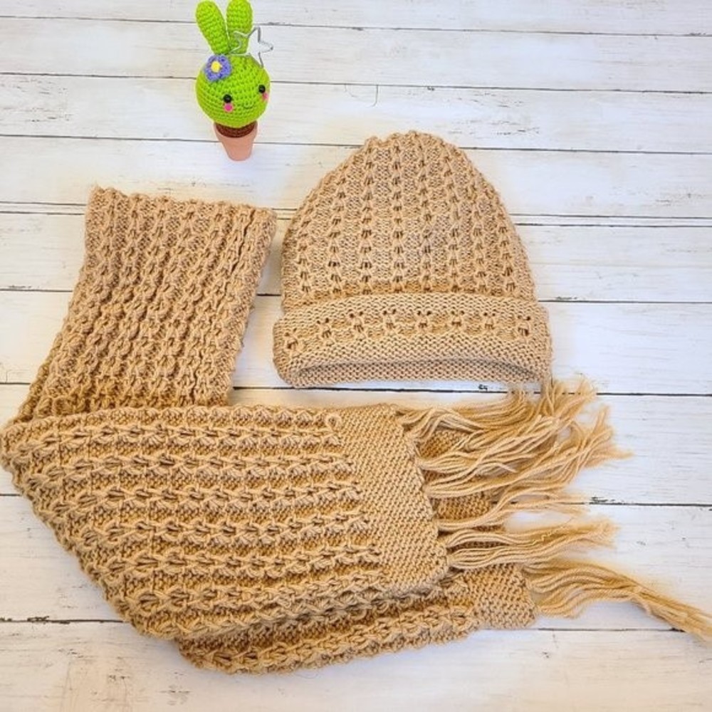 Khaki Knitted Beanie & Fringe Edge Scarf Set